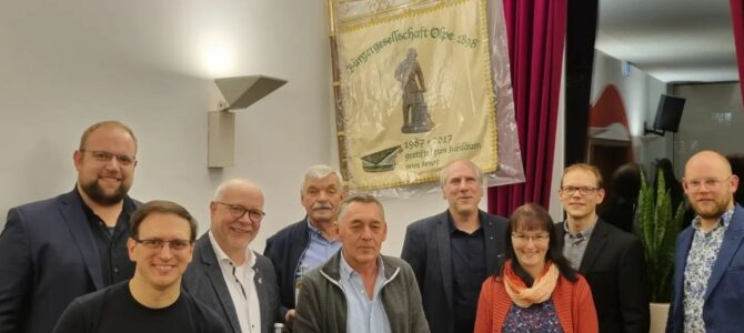 Wahlen, Abschiede, Ehrungen und viel Diskussion